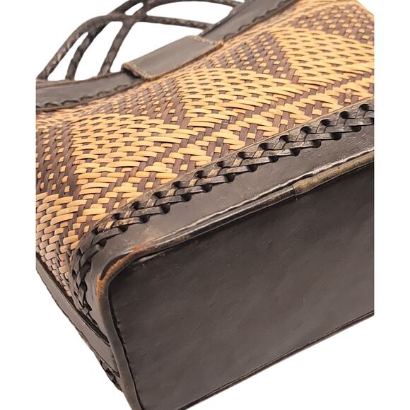 Indo Christropher for Indolink Rattan and Leather Bucket Bag - Picture 8 of 8